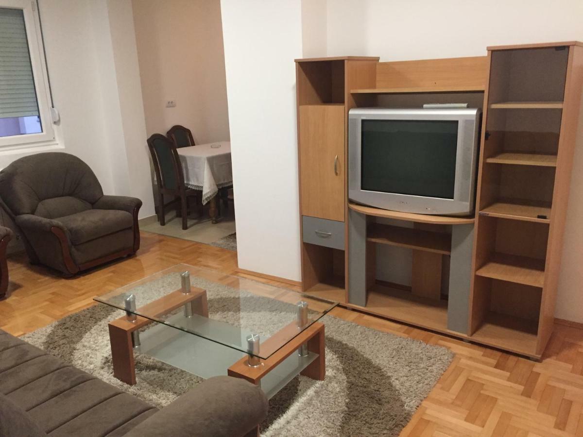Appartement Stan Na Dan Centar à Šabac Extérieur photo